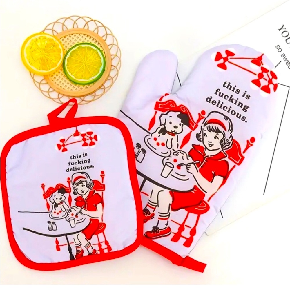 Retro Pot Holder & Oven Mitt Offensive #2002